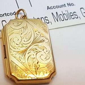 !!STOLEN!! 9ct Gold Rectangular Engraved Locket