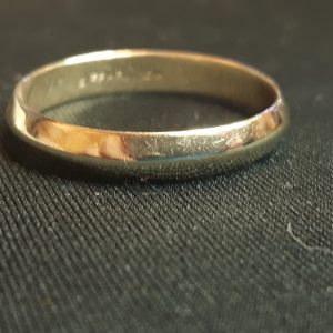 !!STOLEN!! 10ct Yellow Gold Wedding Band
